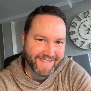 Meet your Posher, Adam